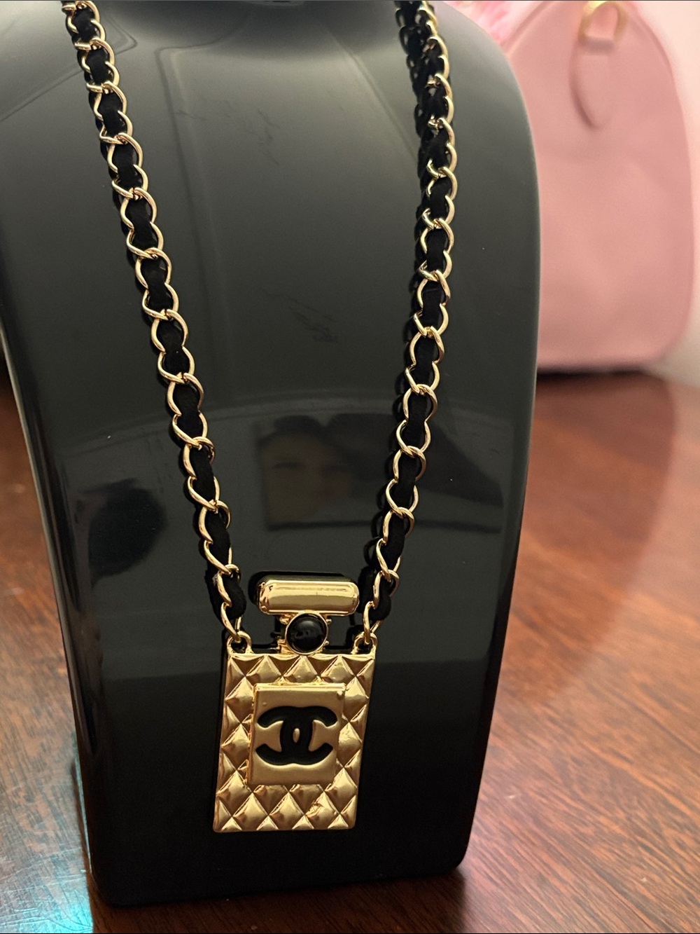 Brand New ! Gold and Black Quilted Pendant Necklace - Style